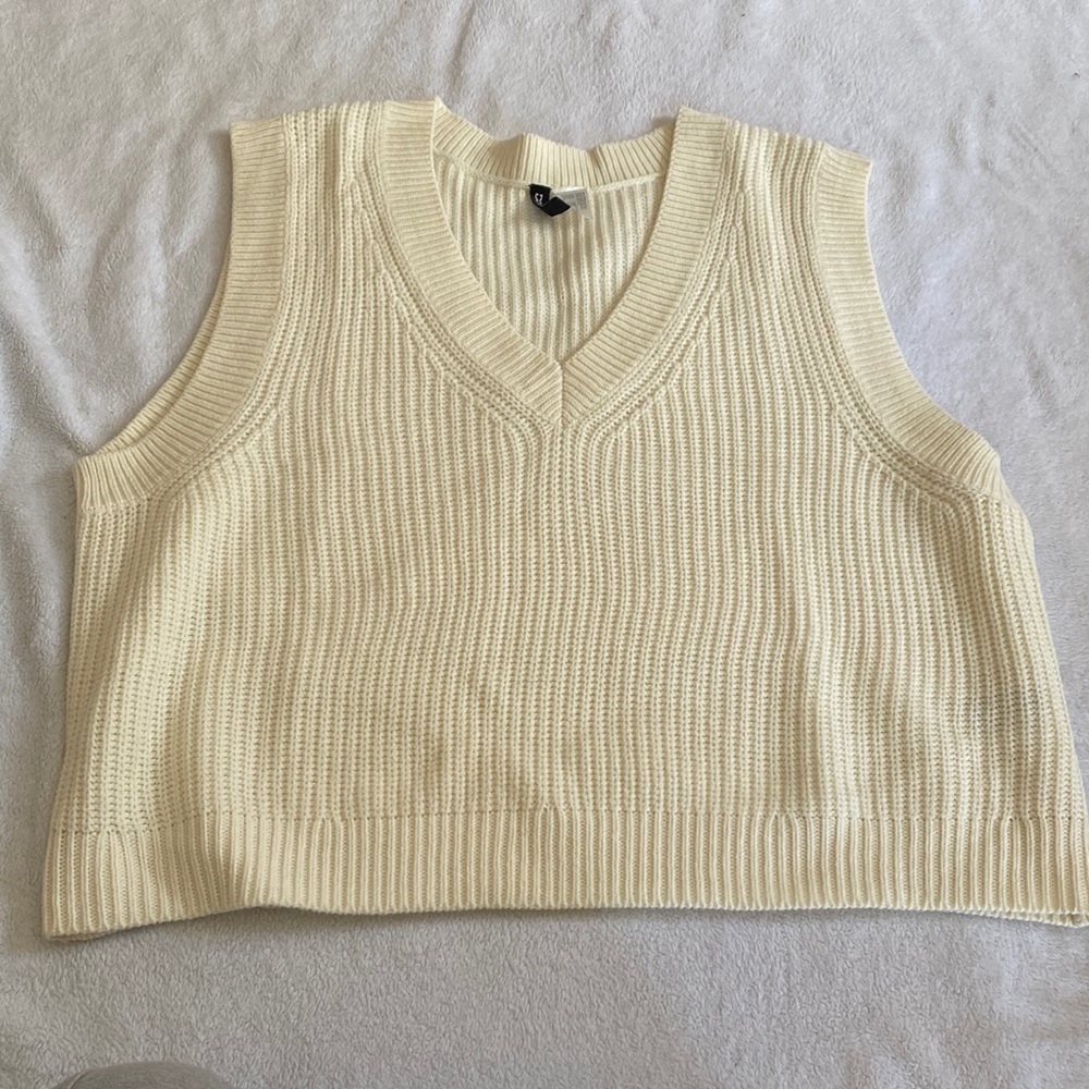 H&m cream sweater vest